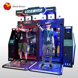 Simulador interativo da realidade virtual que levanta-se a máquina de jogo do tiro de VR